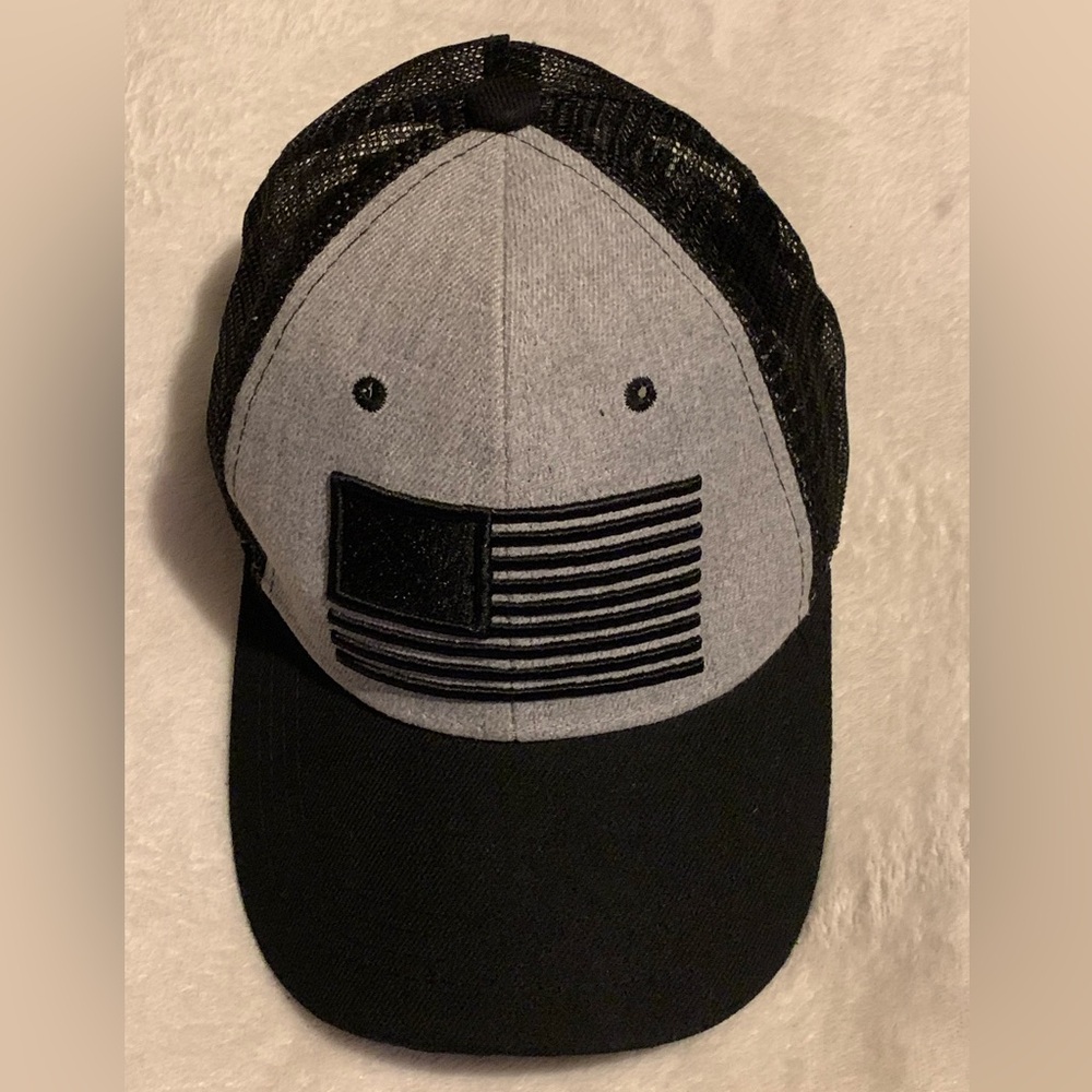 Black & Gray USA Flag hat